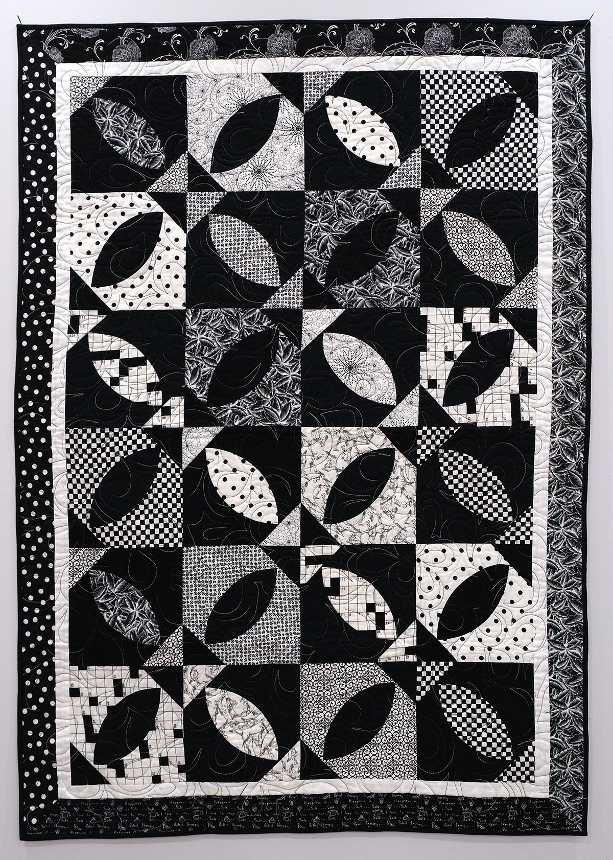 Crosswords Black and White Quilt SewVeryEasy, Patterns and Courses